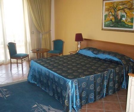 Grand Pameba Hotel Škalngur Екстериор снимка